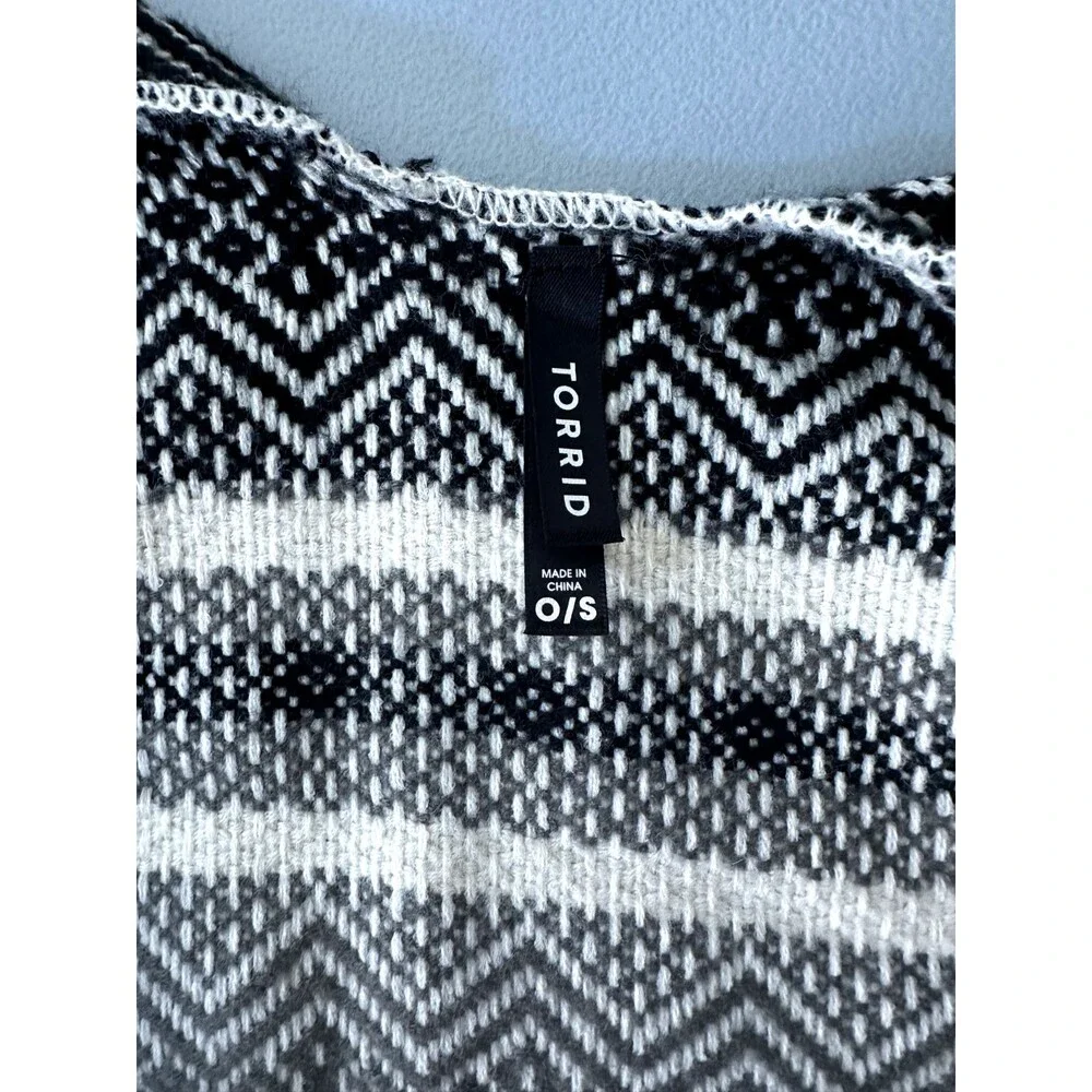 Torrid Ruana Wrap Geometric Print Azrec Western Fringe Cape Sz O/S